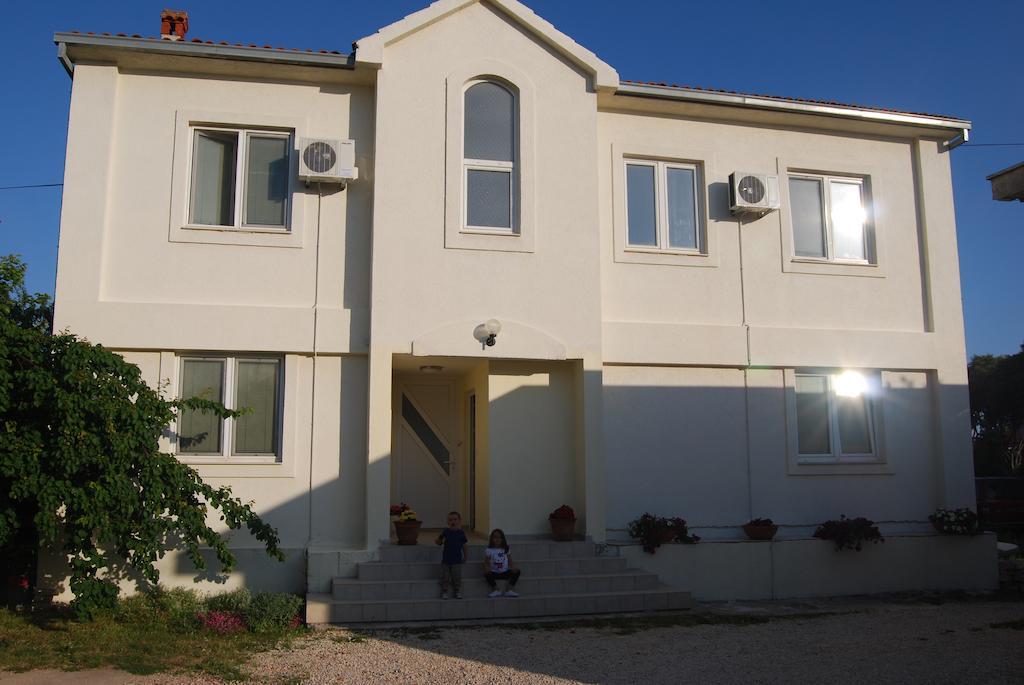 Guesthouse Emma Zadar Exterior photo